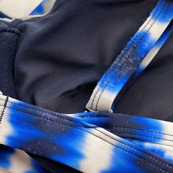 Athleta blue and white tie-dye twist front bikini top size 34B/CM - Picture 6 of 6